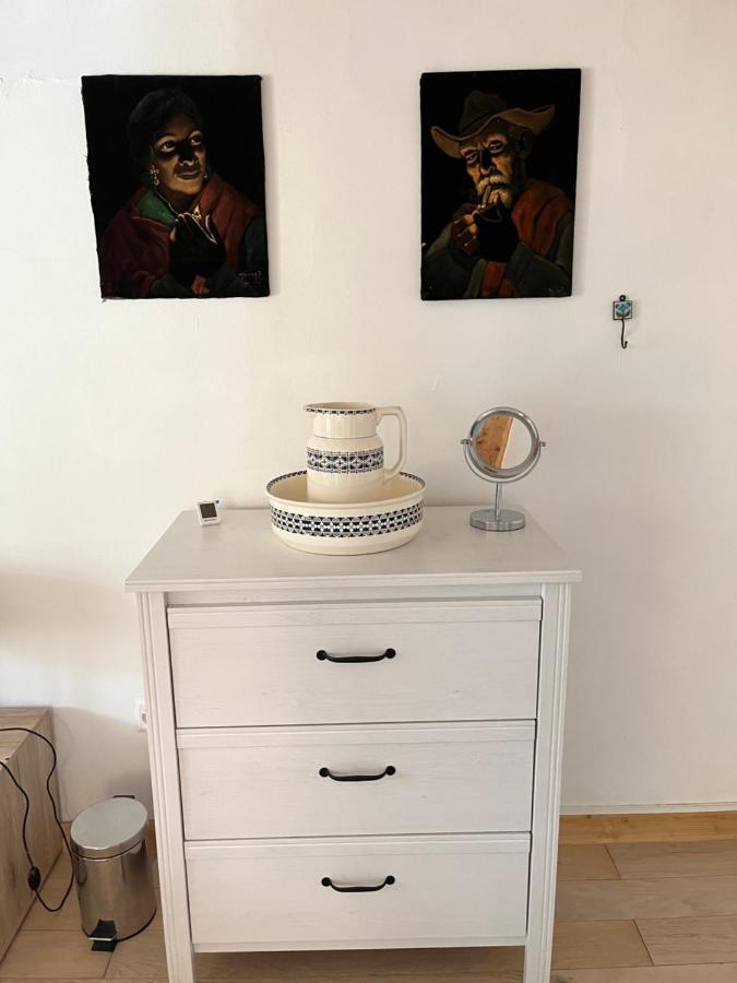 Chambre Papillon Avec Acces Terasse La Neuveville Ngoại thất bức ảnh